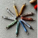 Schlüsselanhänger aus Makramee Garn