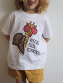 Kinder Tshirt mit verrückt nach Schokoeis-Aufdruck. Jetzt bei GOKAL