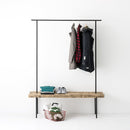 Massives Altholz trifft auf filigrane Stahlarbeit. Aussergewöhnliche Standgaderobe mit Ablage in 3 Größen. Jetzt bei GOKAL kauf lokal